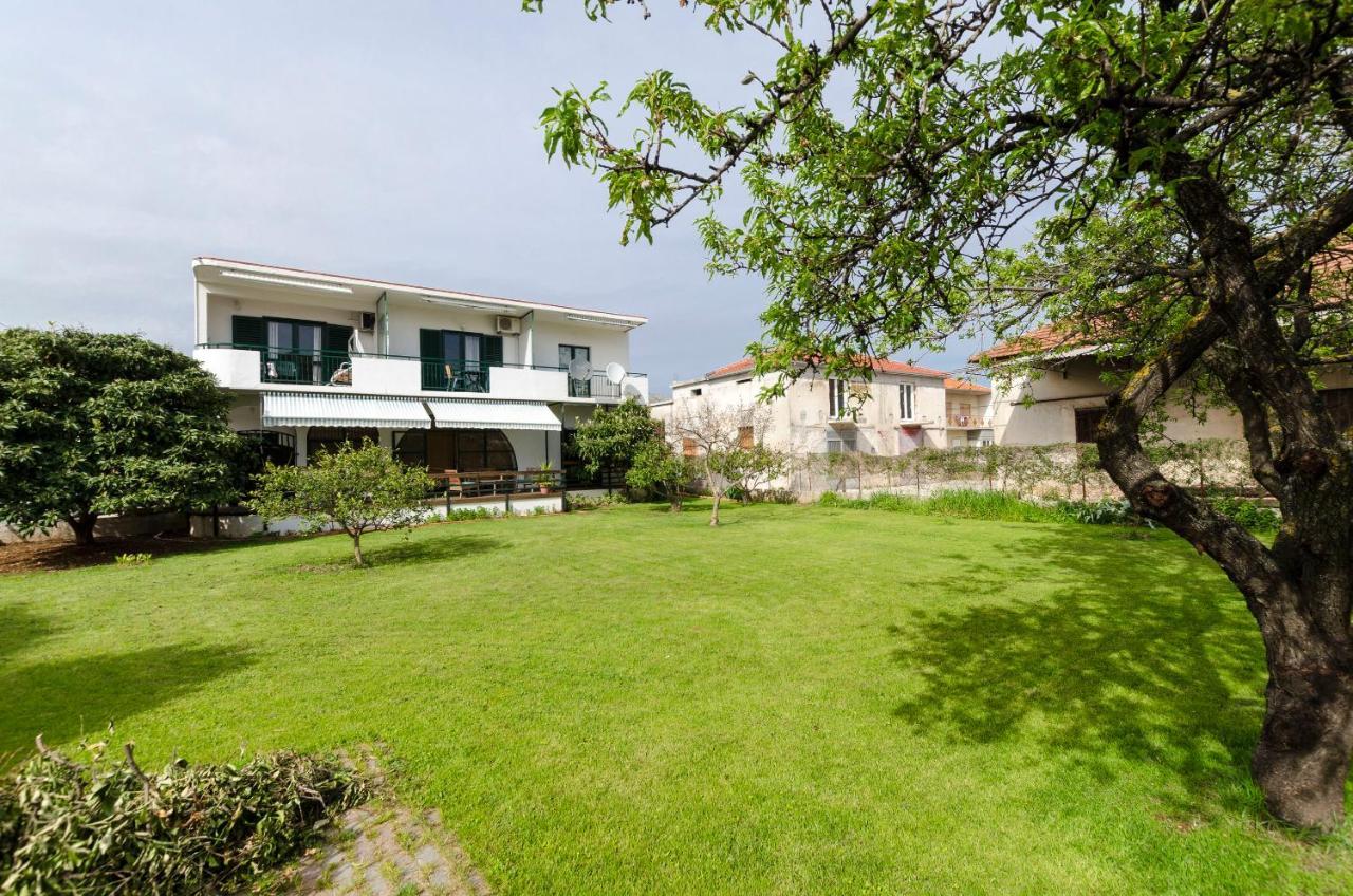 Apartments Katja Trogir Buitenkant foto